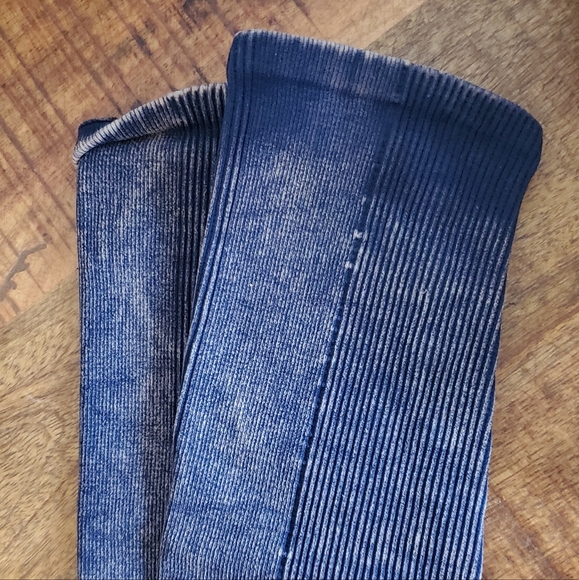 💙 Free People Ultra High Rise Happiness Runs Leggings 💙 - Picture 7 of 16